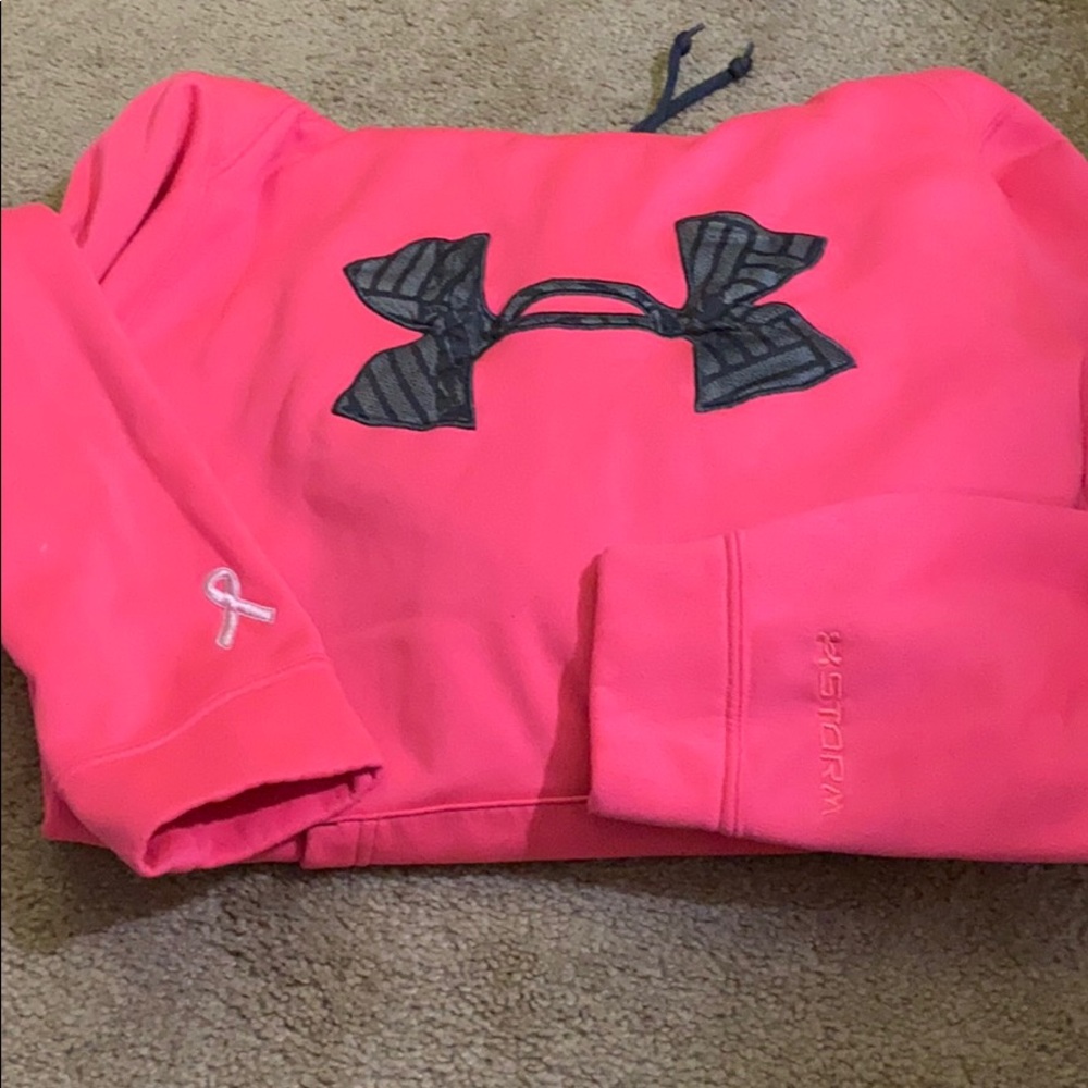 Under Armor sweatshirt